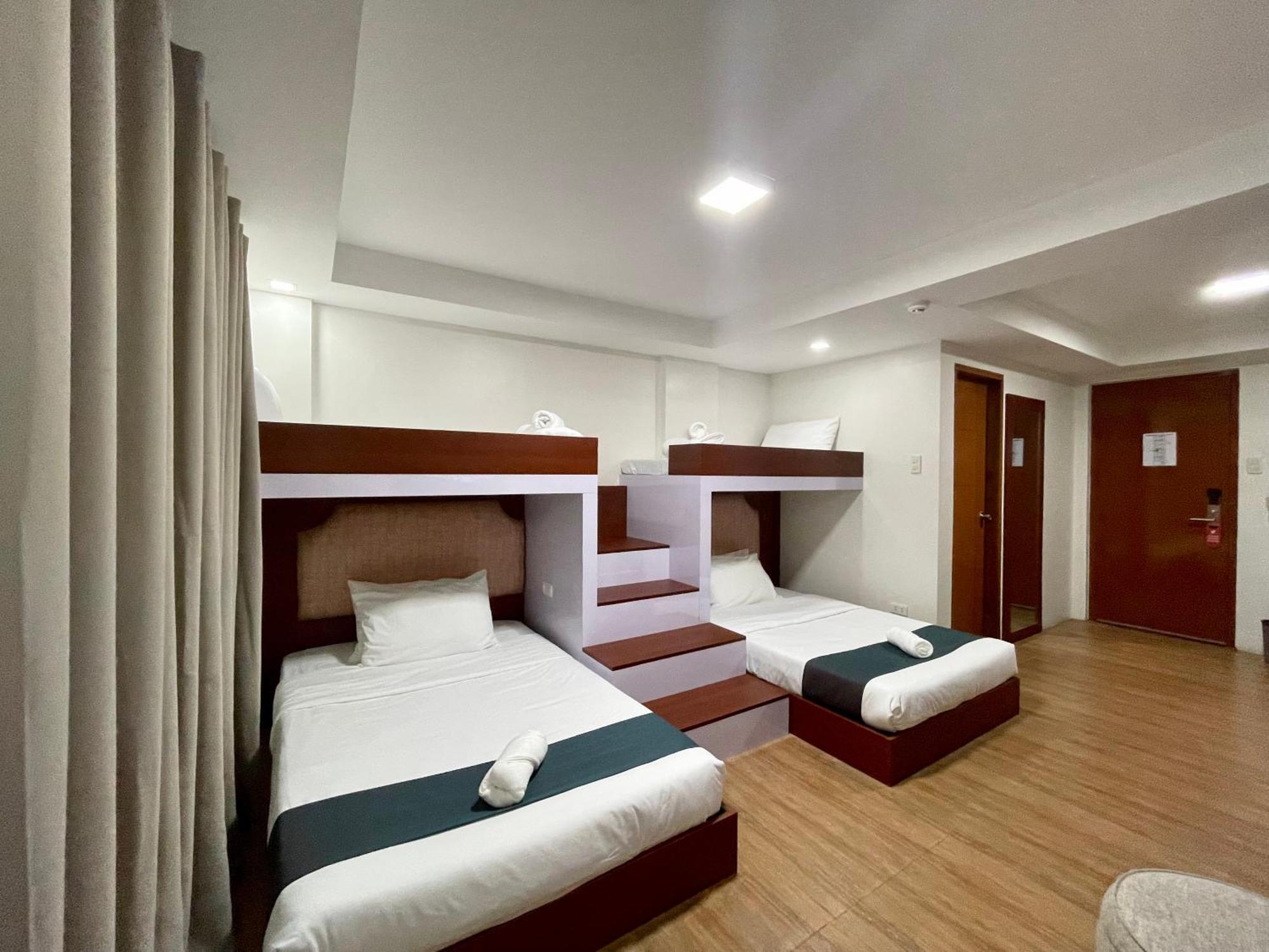 Staycation Hotel San Jose  Exterior photo