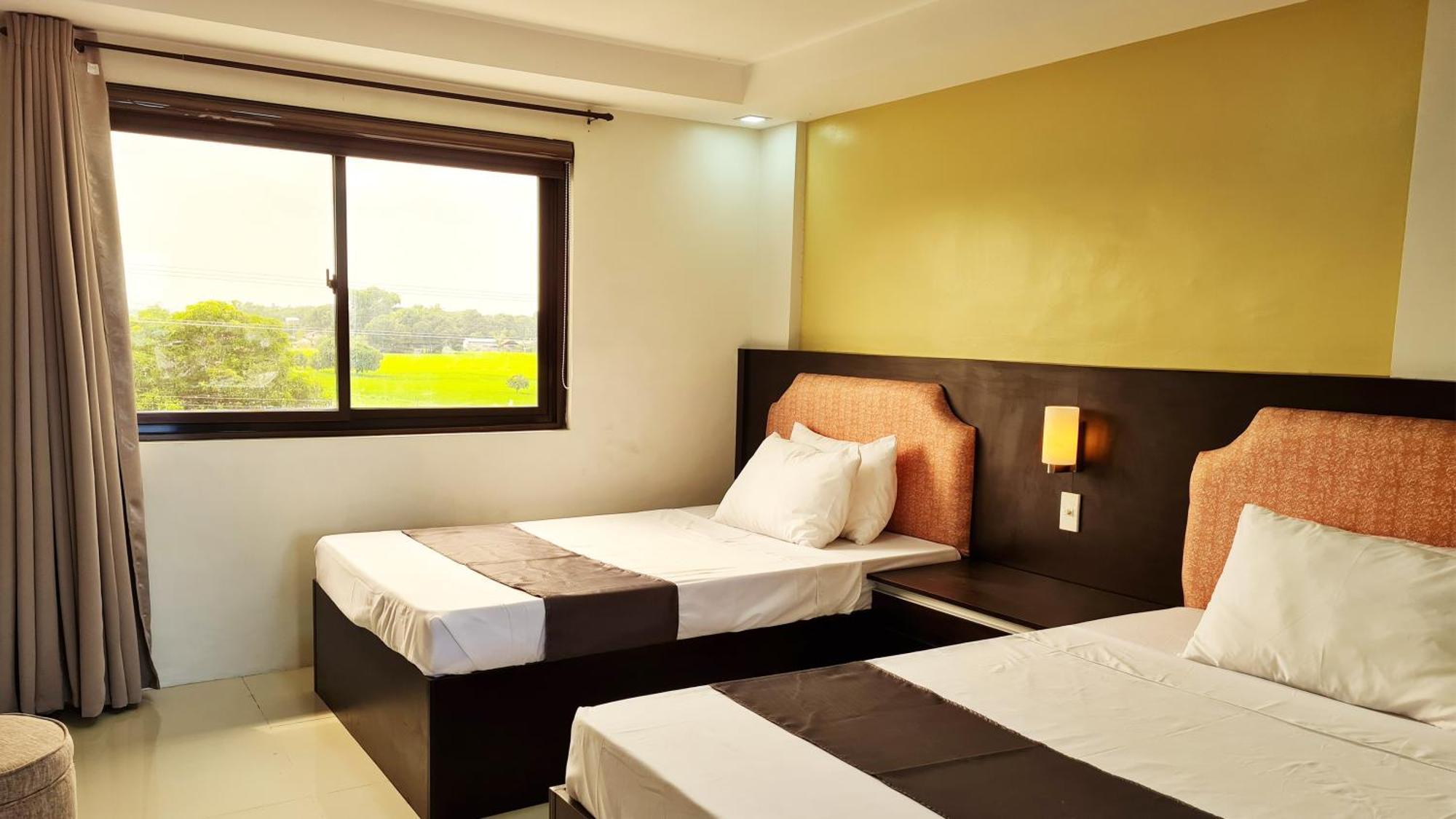 Staycation Hotel San Jose  Exterior photo