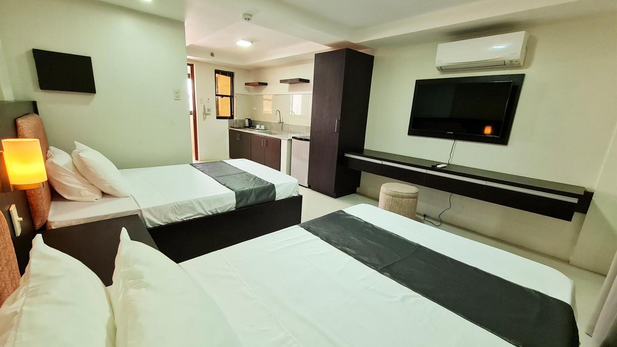 Staycation Hotel San Jose  Exterior photo